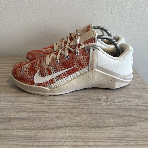 Nike Metcon 6 Shoes Womens Sz 11 Desert Sand White Athletic Trainers Sneakers - Picture 1 of 11